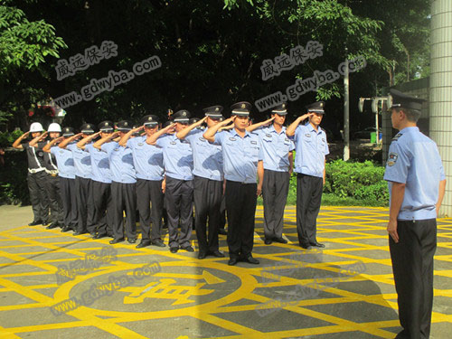 保安察覺不對，民警迅速出動！3人落網(wǎng)