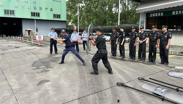 警企聯防，保障安全-廣東威遠保安公司開展防暴演練活動